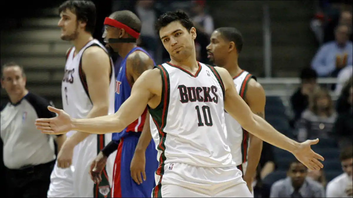 HUELLA EN LA NBA. El santafesino brilló en Detroit, Toronto, Milwaukee y Houston, donde protagonizó una recordada volcada sobre Kevin Durant.