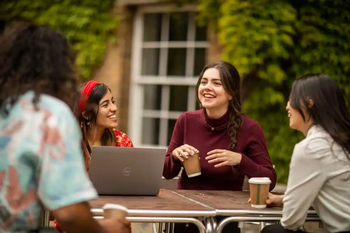 BECAS UNIVERSITARIAS. Una cuenta de Instagram se convirtió en la aliada de estudiantes que buscan estudiar fuera del país. / PEXELS