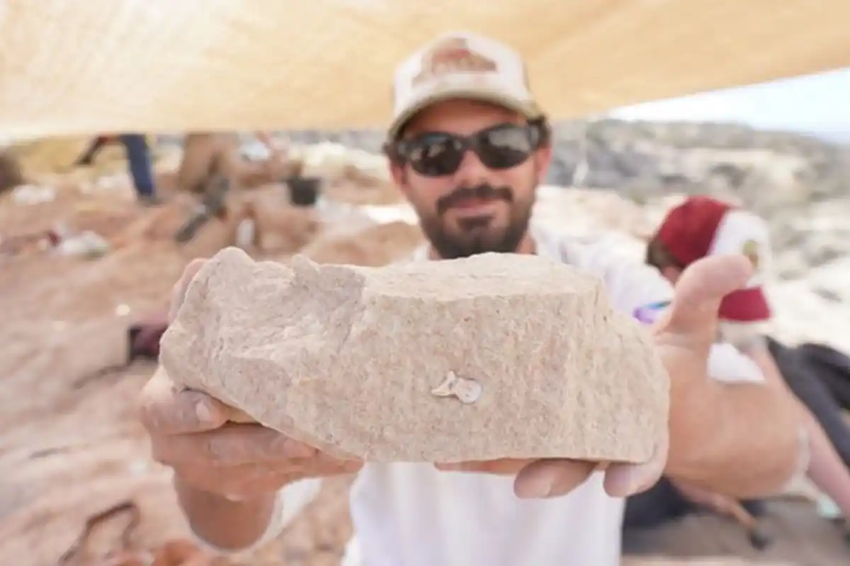 EL PRIMER DÍA. Los investigadores del LACEV-CONICET llevan la búsqueda de fósiles en Río Negro desde el 6 hasta el 10 de octubre. / CONICET