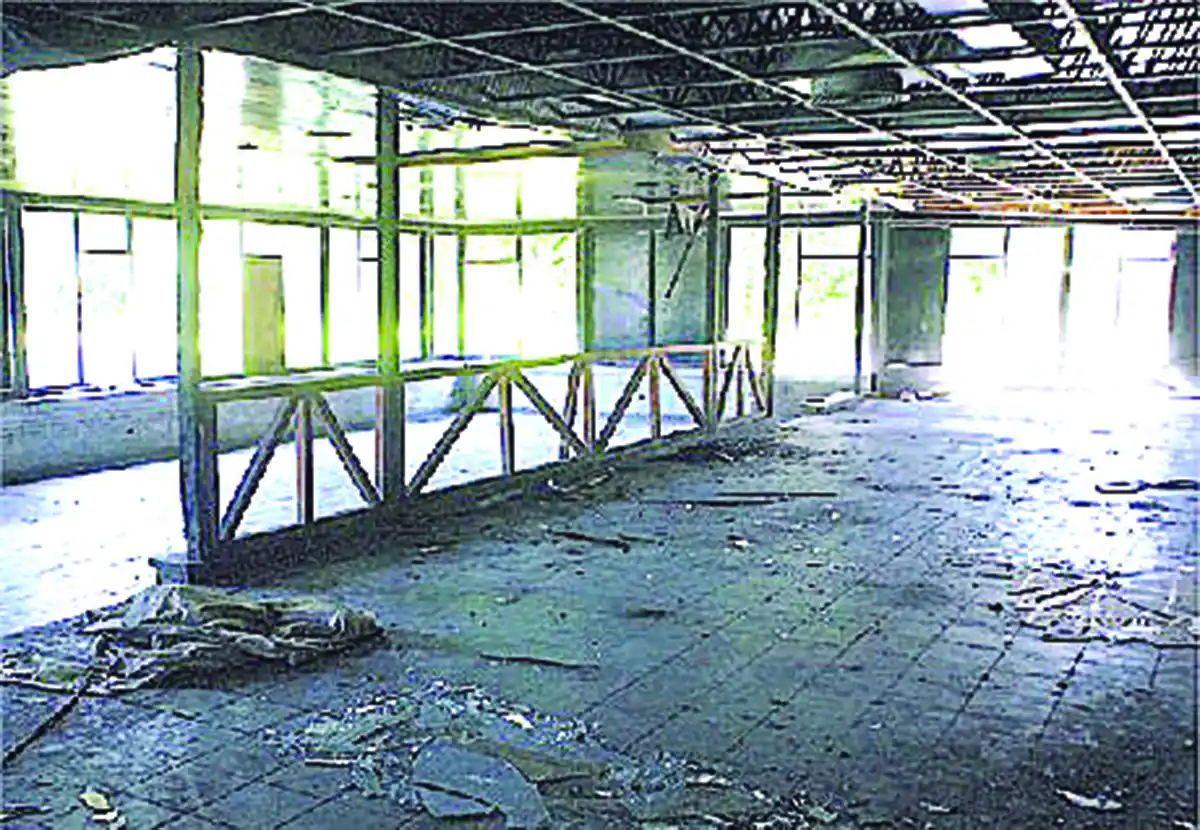 Recuerdos fotográficos: 2008. El adiós a la abandonada confitería del Lago