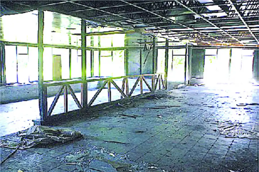 Recuerdos fotográficos: 2008. El adiós a la abandonada confitería del Lago