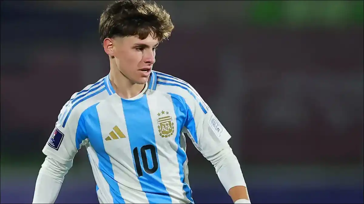 CON LA CELESTE Y BLANCA. Montoro fue titular en los cuatro partidos del Mundial Sub 20 antes de sufrir la lesión que lo obligó a despedirse del torneo.