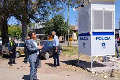 Instalaron tres nuevas garitas policiales en barrios de la capital