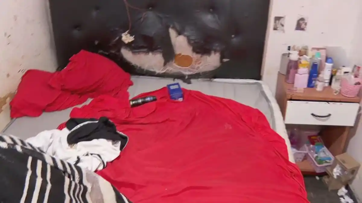 La habitación de una de las víctimas del triple crimen.