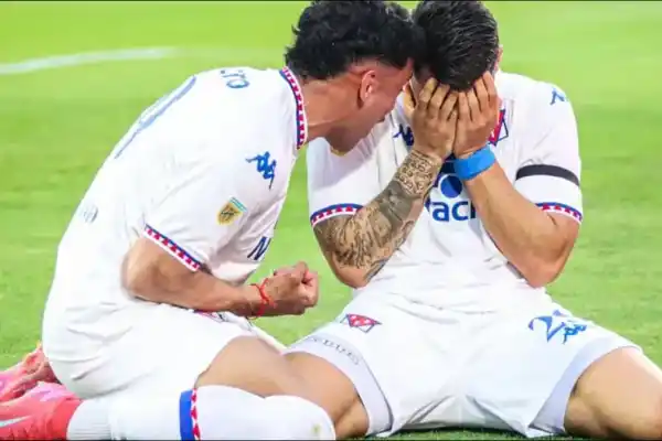 “Todo se cura con amor”: el emotivo gol de Nacho Russo para homenajear a su padre, Miguel Ángel