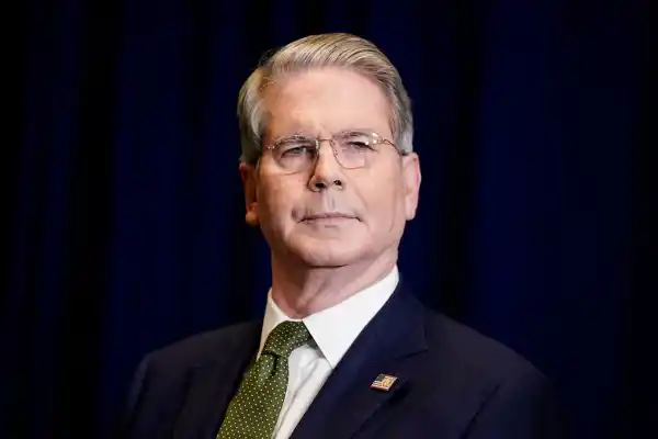 Scott Bessent anunció que la ayuda de EE.UU. podría llegar a U$S40.000 millones