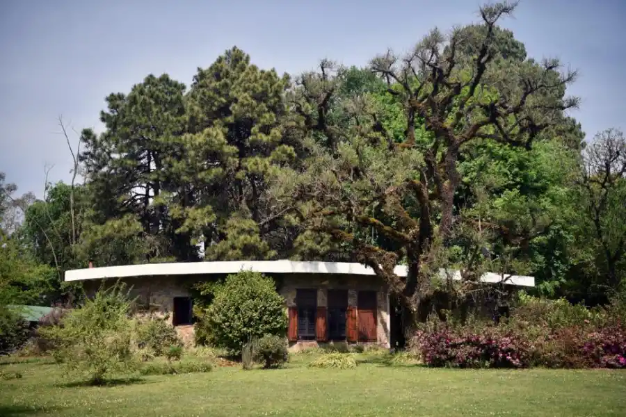 BIEN IMBRICADA CON EL PAISAJE. La Casa García-Bernasconi.