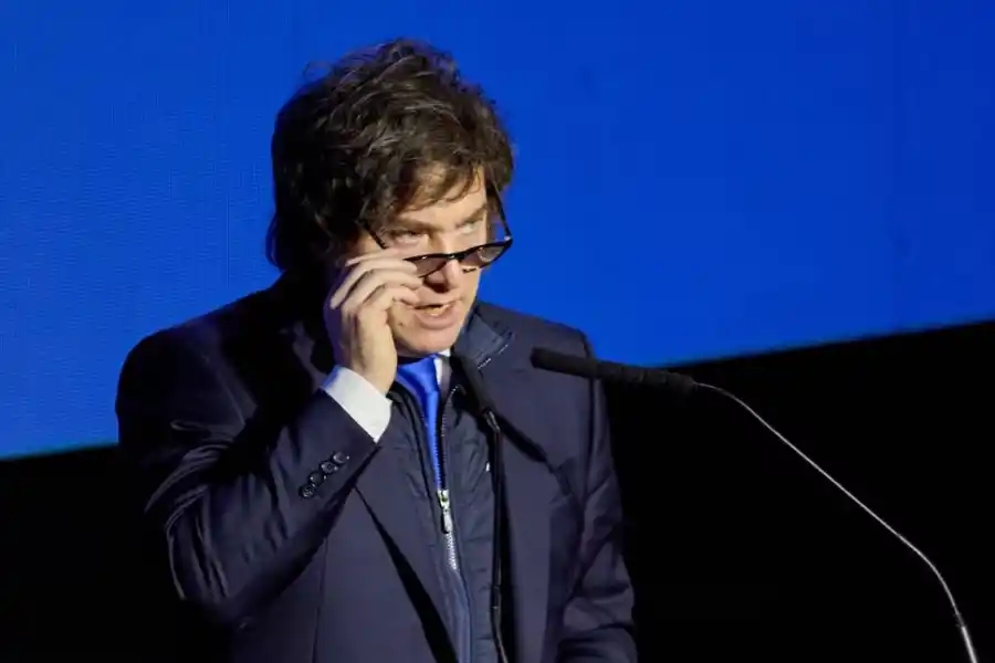 RESPALDO. “Lejos, el mejor ministro de economía de toda la historia argentina...!!!”, posteó Milei sobre Caputo, luego de los anuncios de EEUU.