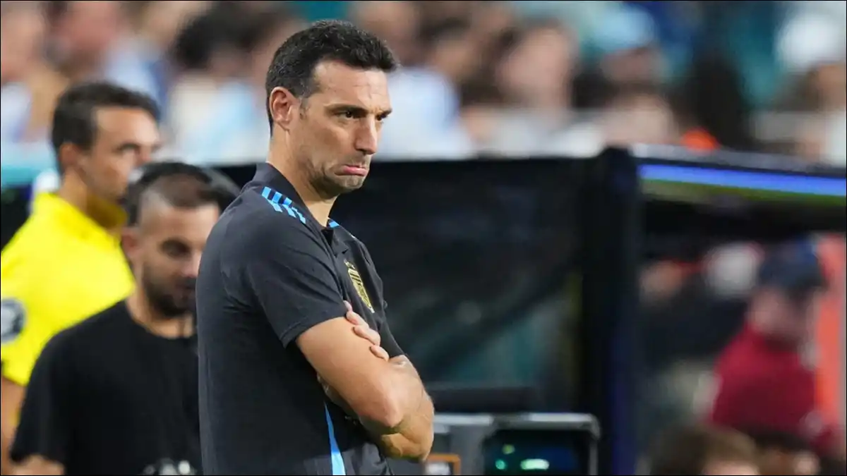 EN VOZ TRANQUILA. Scaloni explicó que la ausencia de Messi fue una decisión táctica y adelantó que los nuevos tendrán su oportunidad ante Puerto Rico.