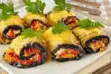 Almuerzo sin harinas: rolls de berenjena con relleno cremoso de pollo y mozzarella