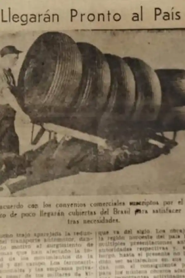 Recuerdos fotográficos: 1945. Les clausuran puertas a ómnibus urbanos