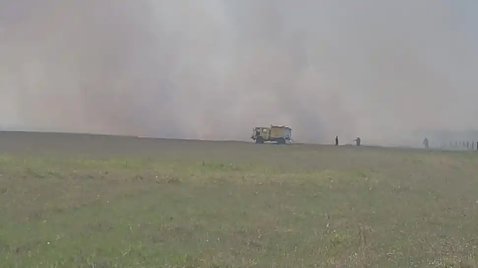 VISIBILIDAD CERO. El humo cubrió completamente la pista de aterrizaje desde pasado el mediodía. 