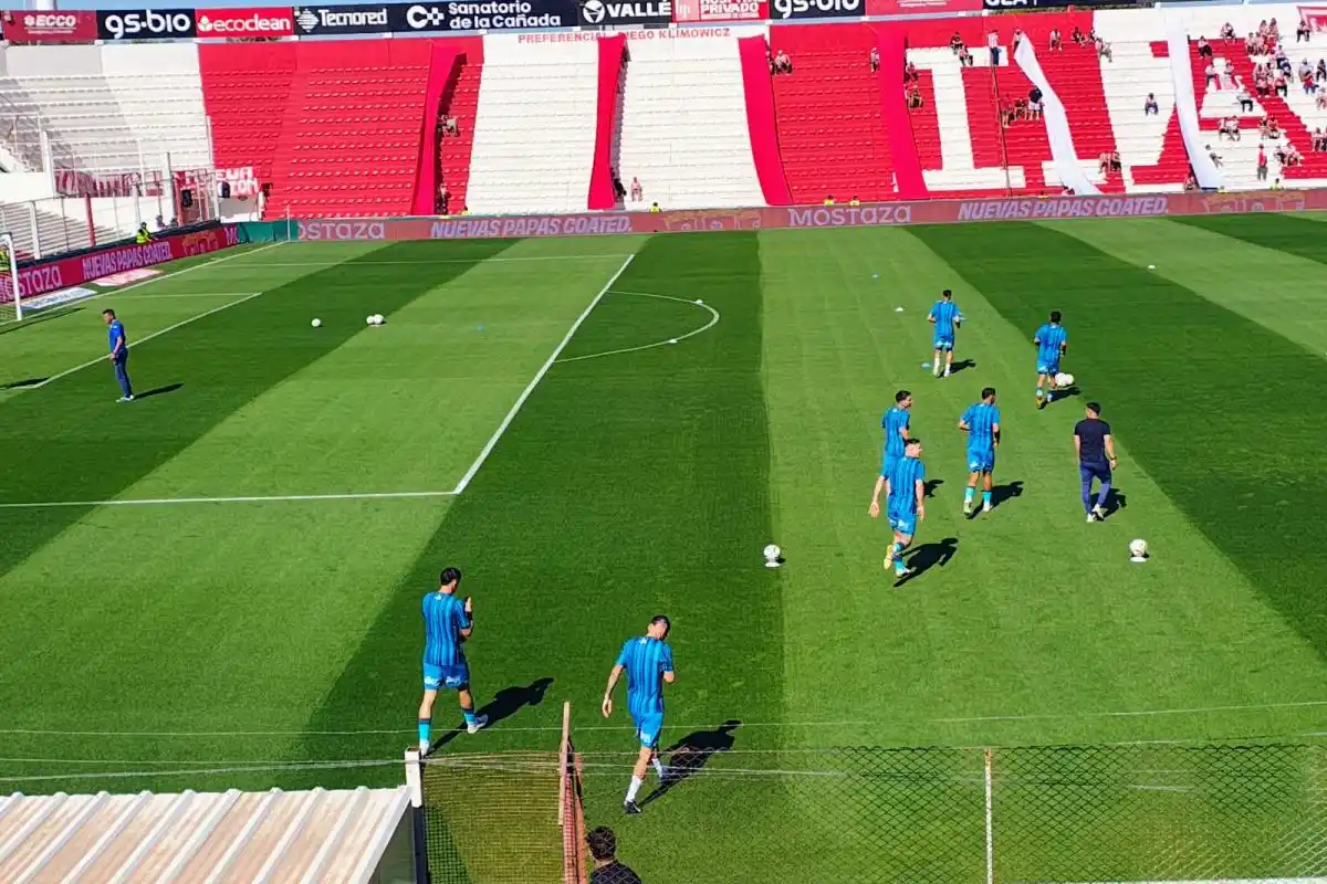 Ambos planteles realizan la entrada en calor