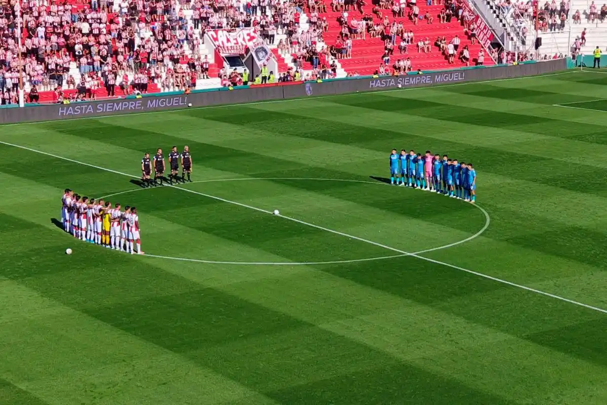 Homenaje a Miguel Ángel Russo