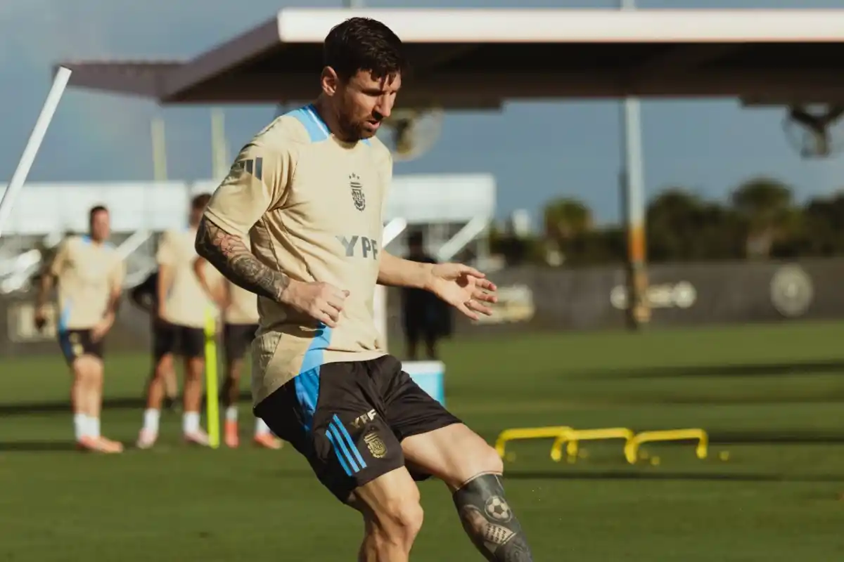 PRUEBA. Messi será observado en la práctica de mañana para saber si jugará desde el arranque contra Puerto Rico.