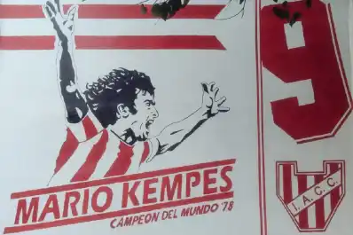 La mentira piadosa que lanzó al “Matador” Kempes a la fama y cambió el destino del fútbol argentino