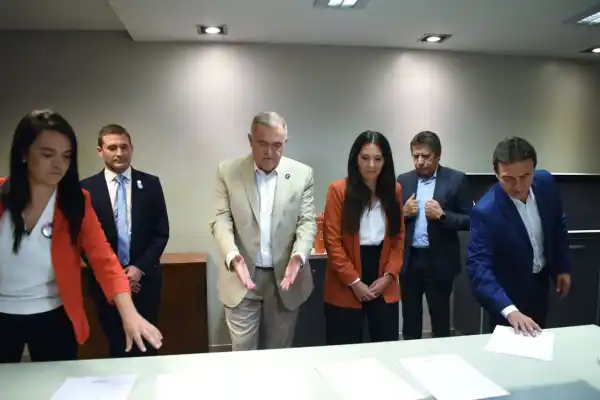 Entre acusaciones y proyectos, los candidatos discutieron sobre corrupción