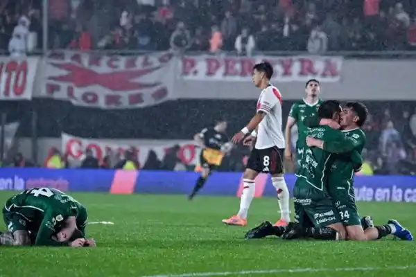 ¿Cómo Sarmiento le ganó a River con persecuciones personales y una defensa implacable?