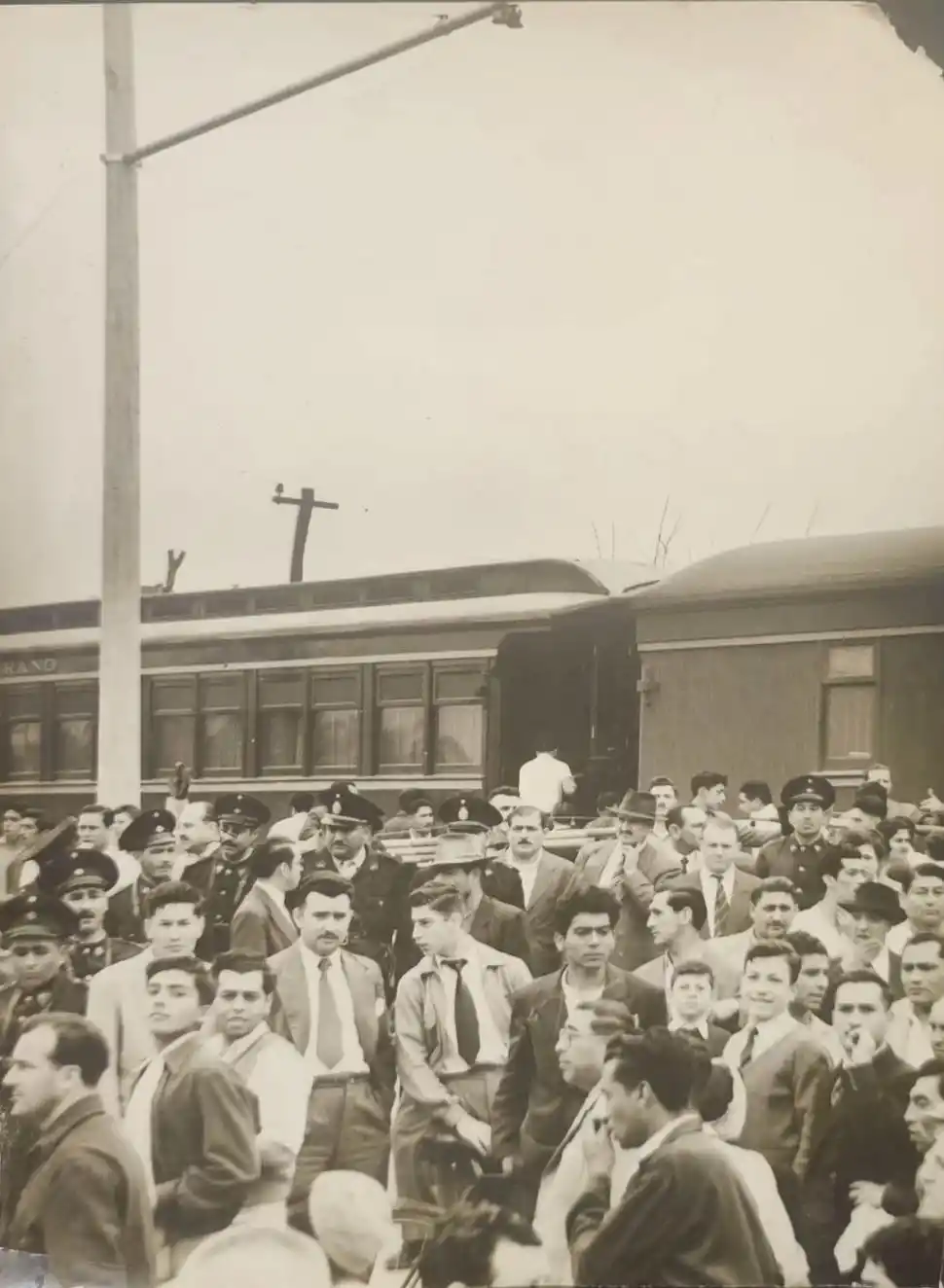 Recuerdos fotográficos: 1955. La tragedia del tren obrero en Italia y Rivadavia