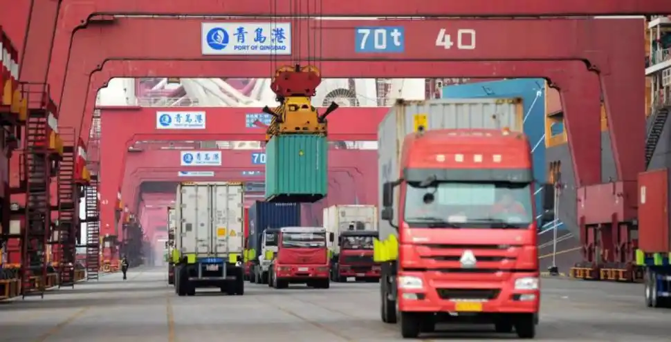 ADVERTENCIA. China anuncia que tomará medidas si Trump no retira la amenaza de aranceles del 100%.