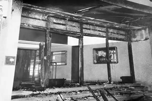 Recuerdos fotográficos: 1960. El cine Ocean, quemado a causa de un choque ferroviario