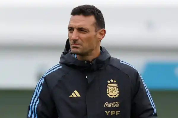 Con varias sorpresas, la formación que probó Scaloni en la última práctica antes de enfrentar a Puerto Rico
