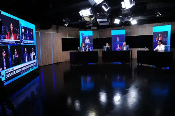 Lo que dejó el debate: candidatos marcados por libretos acartonados y acusaciones cruzadas