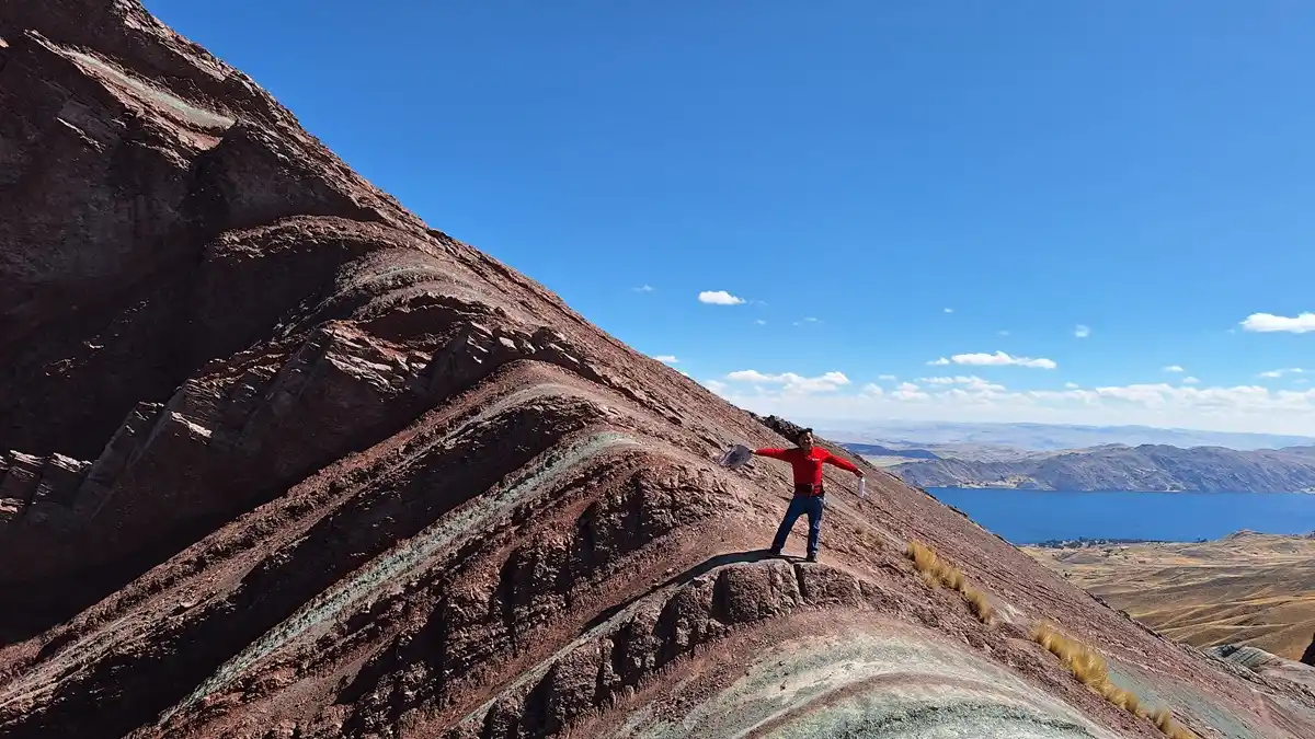 Descubre la nueva montaña arcoíris de Perú, el tapiz sagrado de los Andes