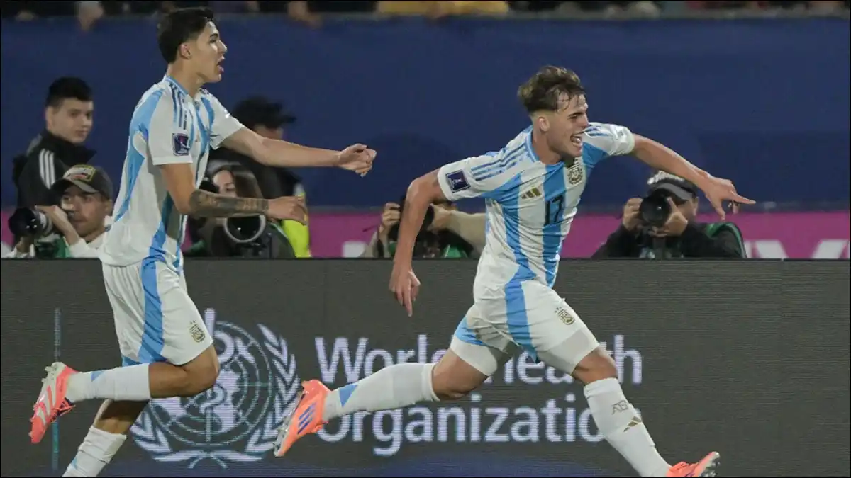 GOL Y ALIVIO. Silvetti celebra el gol que selló la clasificación argentina a la final del Mundial Sub 20.