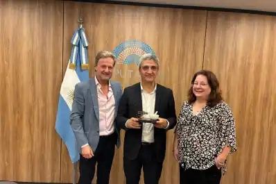 La Confederación Farmacéutica Argentina distinguió al diputado Pablo Yedlin