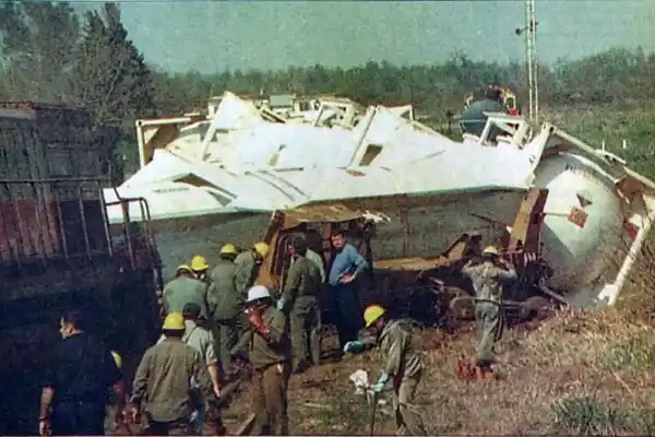 Recuerdos fotográficos: 1998. Descarrila un tren por una travesura infantil