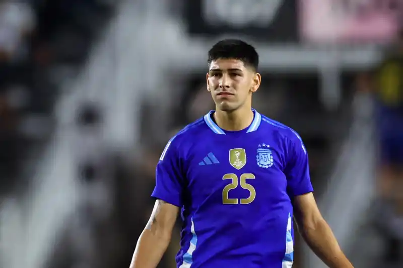 Tottenham se fija en Lautaro Rivero tras su debut con la Selección Argentina