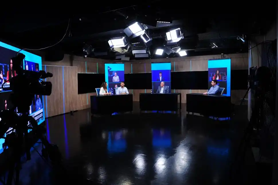 EN LA GACETA PLAY. Hassán, Garat y Adorno plantearon sus miradas sobre el desarrollo de la práctica.