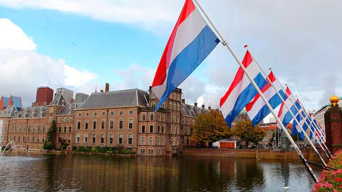 Holanda busca trabajadores españoles: empleo fijo con casa gratis, dietas y sueldos de hasta 3.700 euros al mes