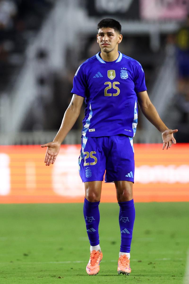 Tottenham se fija en Lautaro Rivero tras su debut con la Selección Argentina