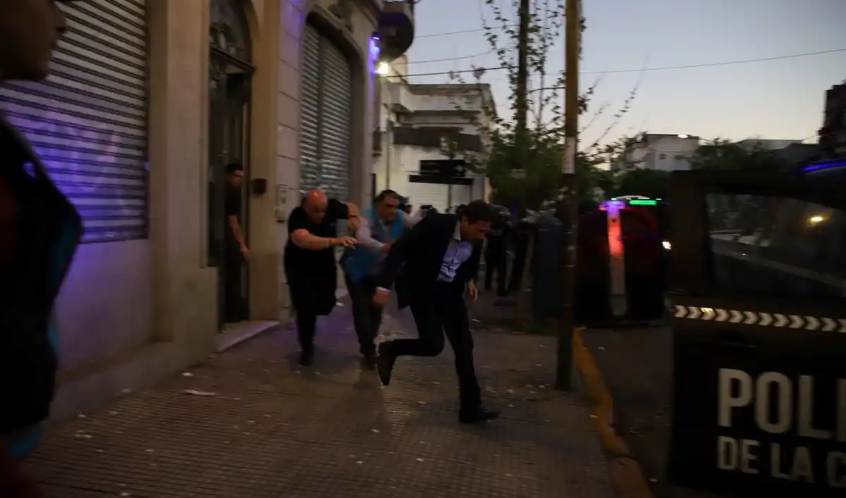 Moretti salió corriendo.