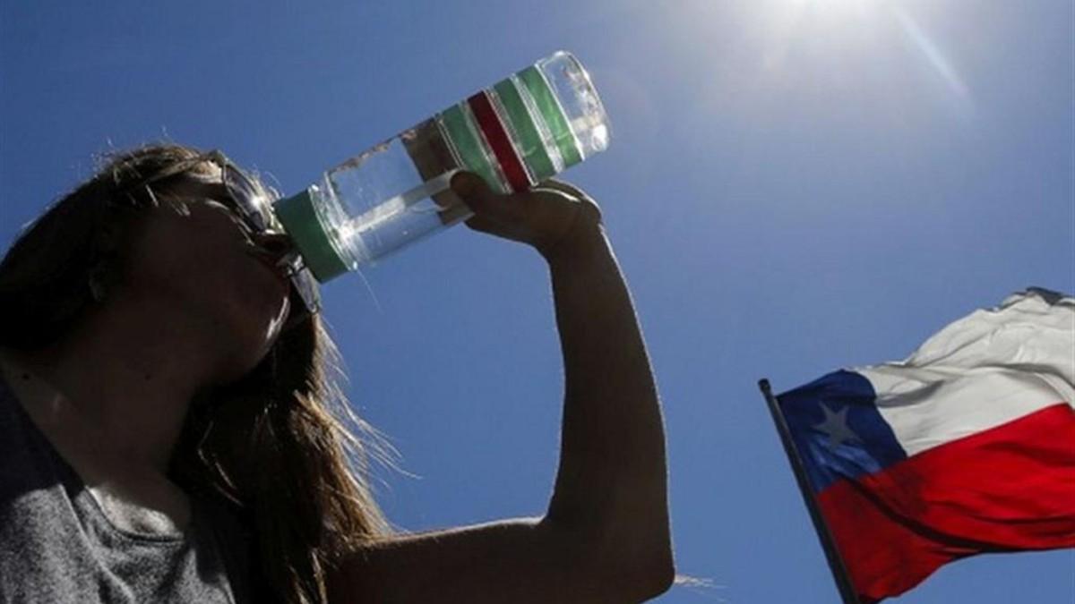 De la lluvia al calor extremo: anticipan temperaturas que superarán los 30°C este fin de semana en Santiago