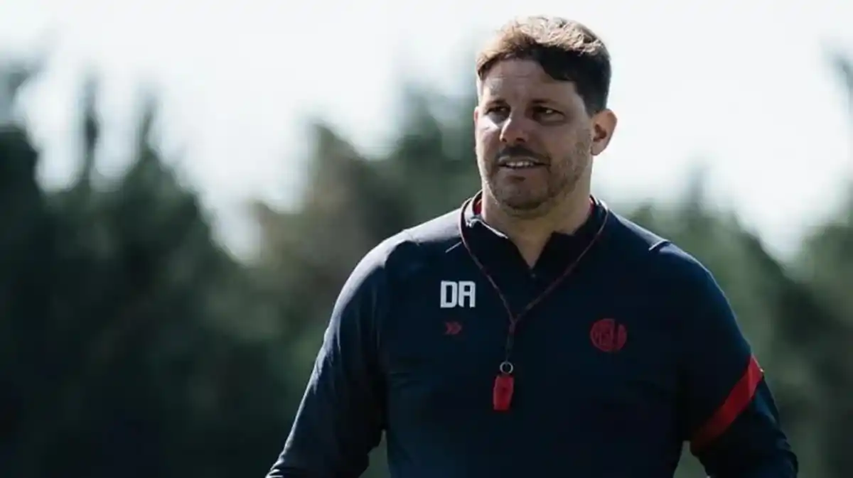 Damián Ayude recuperó a Orlando Gill para el duelo frente a Atlético Tucumán.