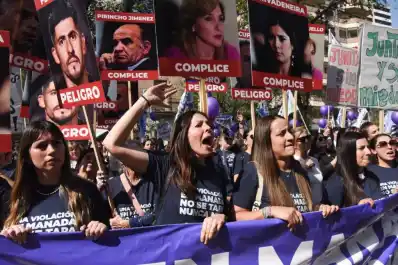 Nuevas polémicas alimentan el cada vez más complejo caso Vélez