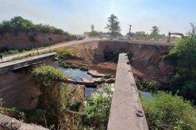 Tras dos décadas, avanza la reconstrucción del Puente del Coy en Estación Aráoz