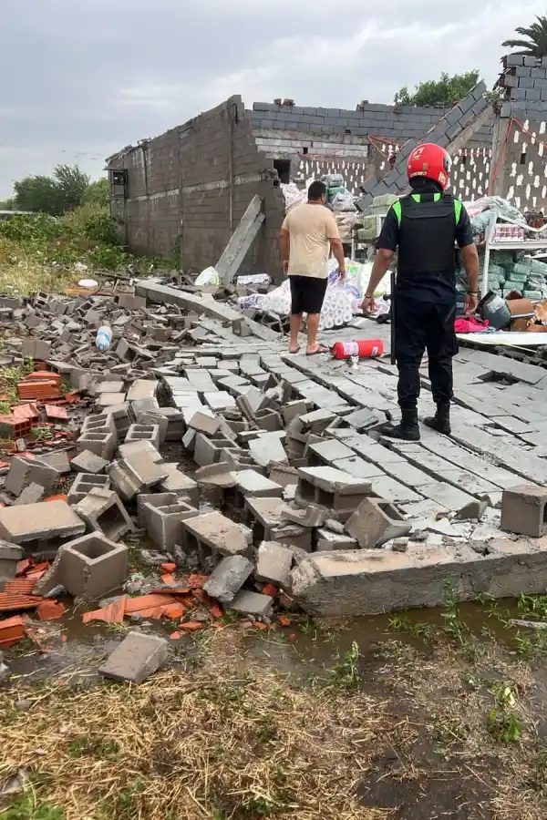 EL SUPER. Infantería impidió intentos de saqueo.