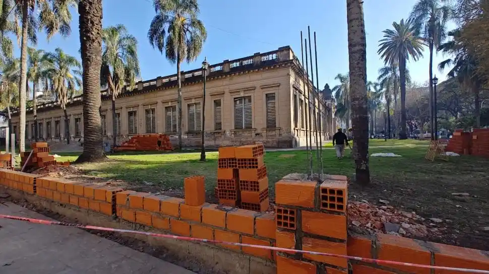 Cartas de lectores: Rejas del Colegio Nacional