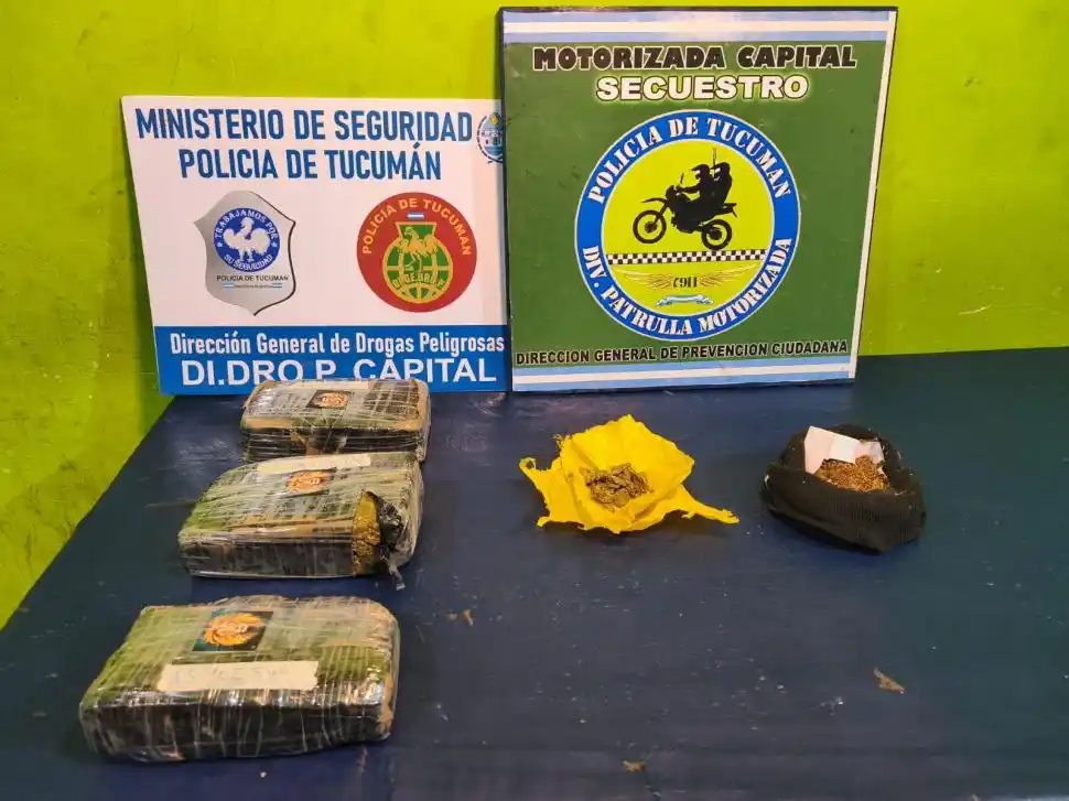 LOS RESULTADOS. Un operativo de rutina para identificar a una motocicleta terminó con el hallazgo de más de tres kilos de marihuana.