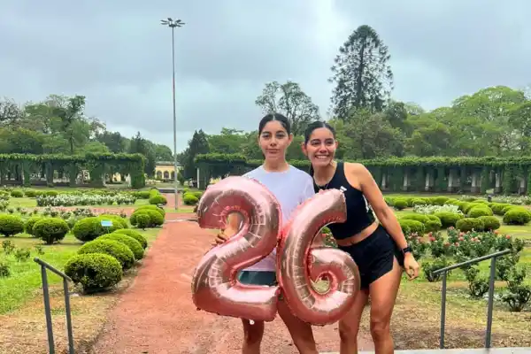 De la Carrera de LA GACETA a su propia largada: las gemelas que celebraron su cumpleaños corriendo