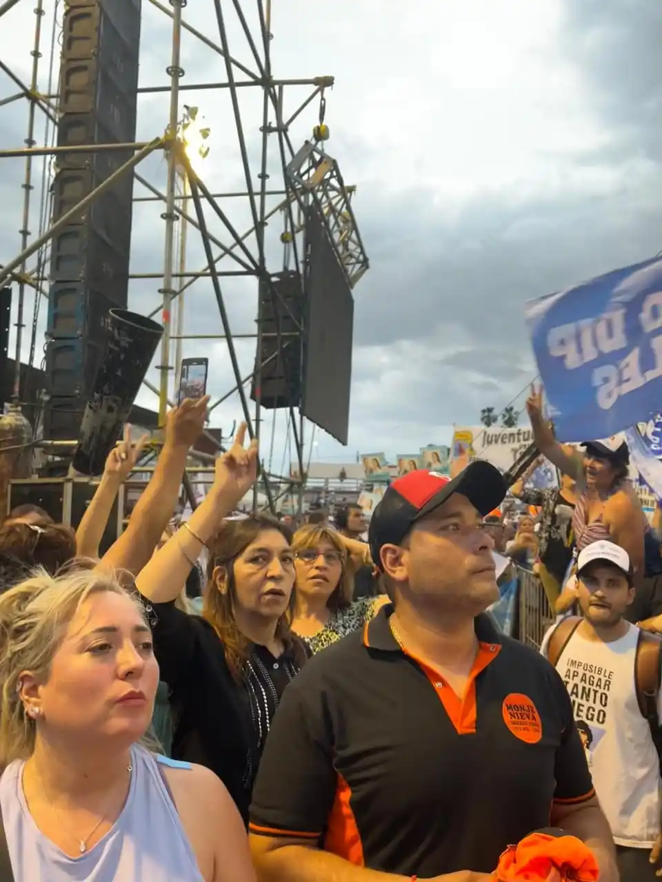 "¡Impresionante!": histórico, cuántas personas desbordaron el acto de Osvaldo Jaldo y el peronismo unido en la recta final rumbo al 26 - Image 2