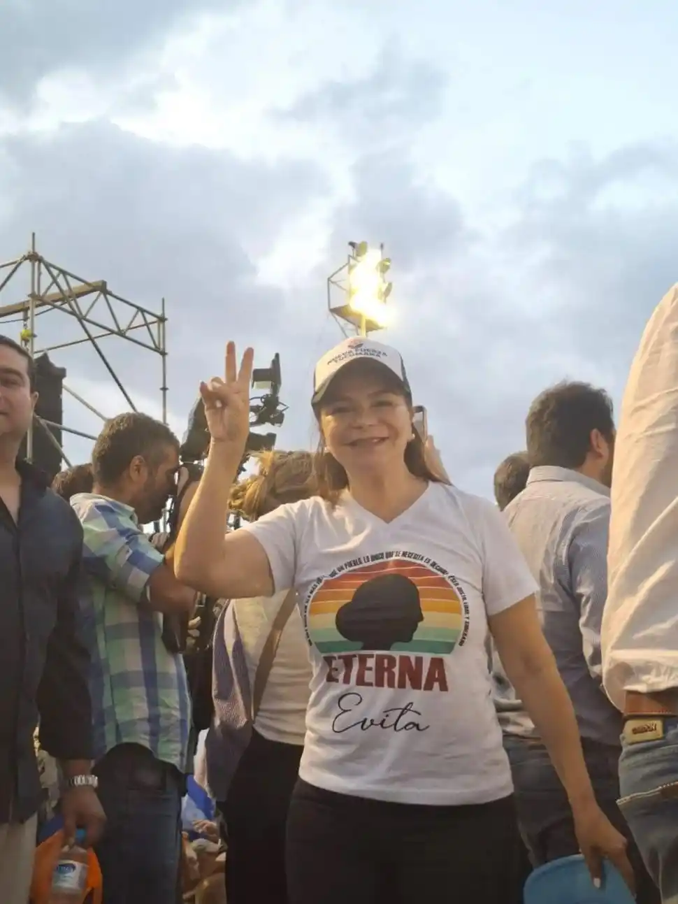 "¡Impresionante!": histórico, cuántas personas desbordaron el acto de Osvaldo Jaldo y el peronismo unido en la recta final rumbo al 26