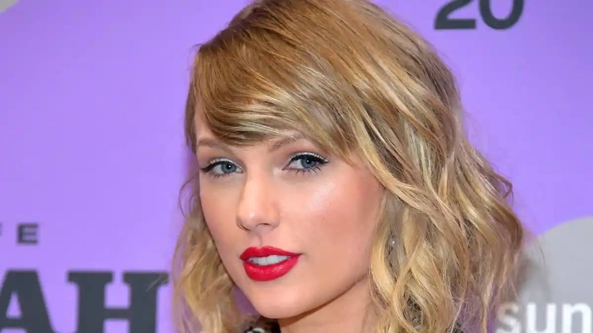 Se descubrió cuál es el secreto de Taylor Swift para cuidar su piel