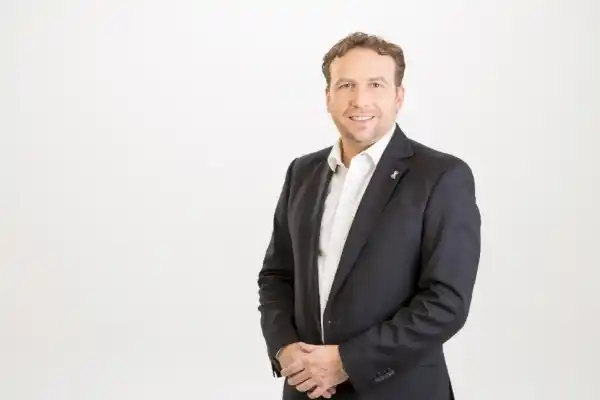 Mariano Otálora: “El argentino se acostumbró a vivir en modo supervivencia”