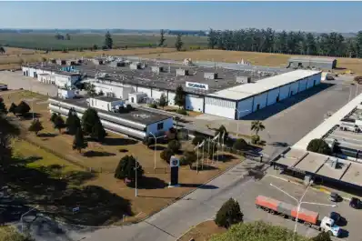 Scania vuelve a suspender líneas de producción