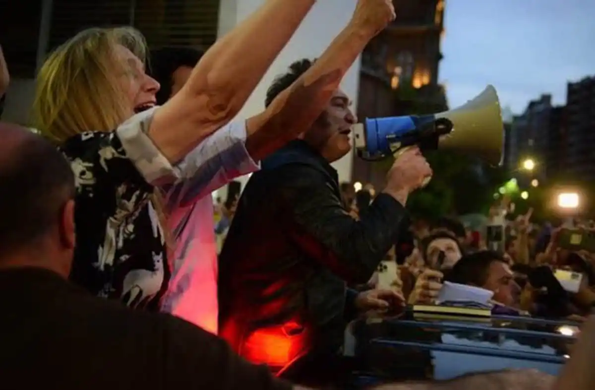 En Córdoba: Milei realizó un recorrido junto a su candidato local